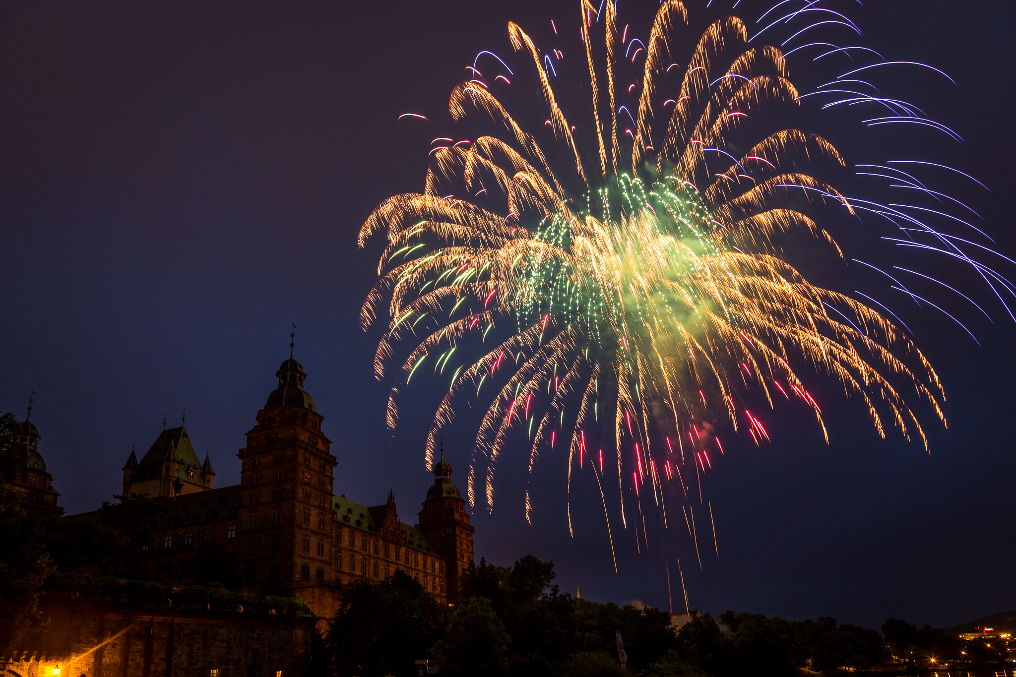 Eröffnungs Feuerwerk Volksfest Aschaffenburg 2014 by Carsten Frenzl, on Flickr